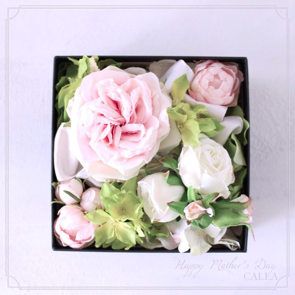 溢れるSpecial Rose box arrangement 2枚目の画像