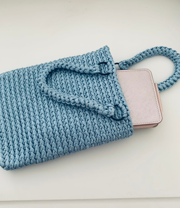【イタリア製糸】手編みの手提げバッグ〜持ちやすく使いやすい♪伸縮性がありサイズ感も十分☆カラー10種から選べる 5枚目の画像