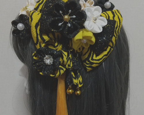 aaaa様　order 髪飾り♡ 髪飾り 髪飾り黄色 髪飾り黒 トラ柄 寅年 リボン黄色 リボン黒 成人式