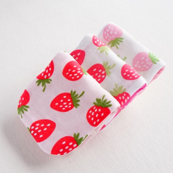 Cute Strawberry ふわふわ&やわらか８重ガーゼ ハンカチ 3枚セット♪（限定カラー使用） 2枚目の画像