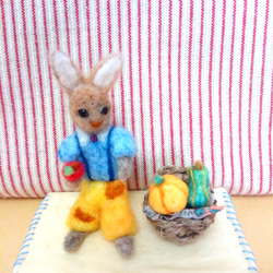 ウサギさん秋の収穫(ﾊﾛｳｨﾝにも)
羊毛フェルト 2枚目の画像