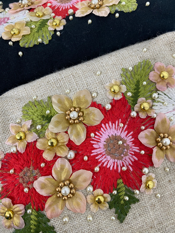 花の刺繍リネンポーチ -(中/大サイズ ) 6枚目の画像