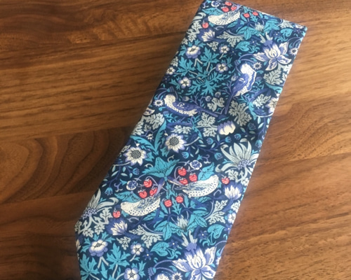 ヘアピン　蝶ネクタイ　小花柄　リバティプリント 1_39fac572c8c4b1bde89f6f6ab3d1