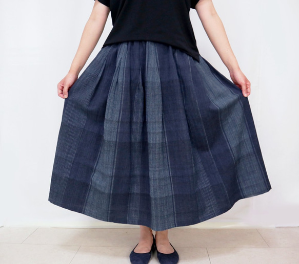 再12☆手織り綿絣ロングスカート、インディゴ縞絣、オールシーズン 8枚目の画像