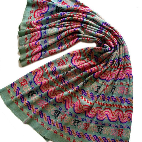 ミャンマーのルンタヤ（luntaya) 手織り絹織物布、希少品 生地 シノア  