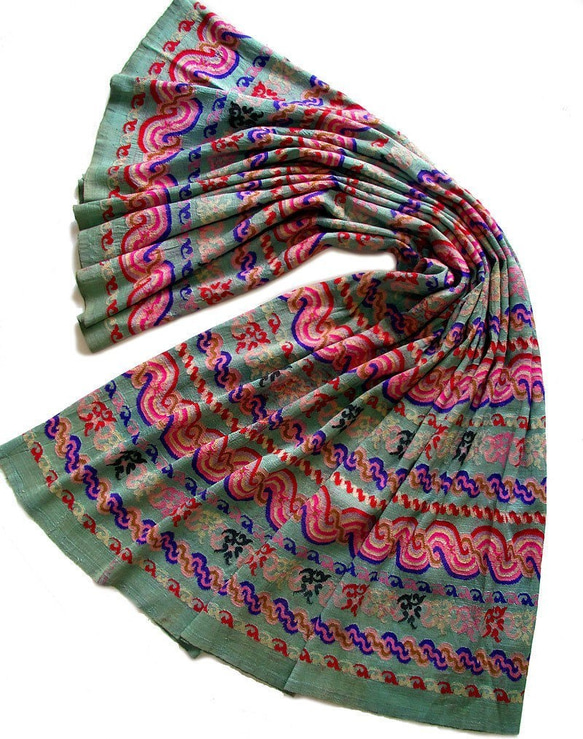 ミャンマーのルンタヤ（luntaya) 手織り絹織物布、希少品 生地 シノア  