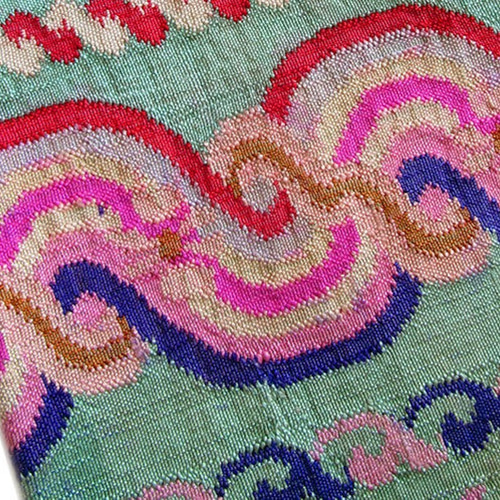 ミャンマーのルンタヤ（luntaya) 手織り絹織物布、希少品 生地 シノア  