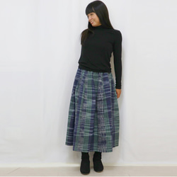 手織り綿縦縞絣ロングスカート、インディゴＸグリーンチェック柄、オールシーズン 4枚目の画像