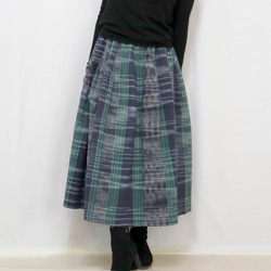 手織り綿縦縞絣ロングスカート、インディゴＸグリーンチェック柄、オールシーズン 7枚目の画像