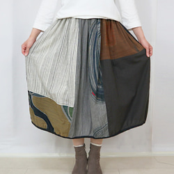 草木染め、手織り綿のパッチワークバルーンスカート、フリーサイズ， 9枚目の画像