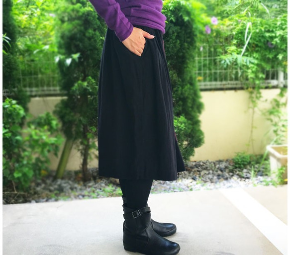 71cm丈、モン族刺繍古布付きコットンロングスカート、黒、フリーサイズ 3枚目の画像
