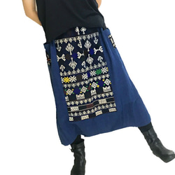 藍染め、手織り綿のロングサルエルパンツ、ヤオ族刺繍付き、オールシーズン可 2枚目の画像