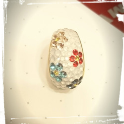 お花の指輪 レインボー グルーデコ スワロフスキー 2枚目の画像