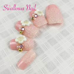 【Swallow Nail】ホワイトフラワー＆サラサラピンクデザイン・ネイルチップ 2枚目の画像