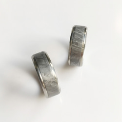 隕石 Beveled Edges Meteorite Stainless Steel Wedding Ring 3枚目の画像