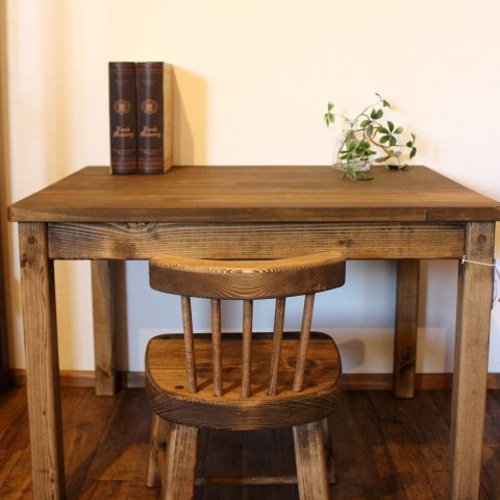 無垢材のカフェテーブル W69×D69cm 正方形 おうちカフェ ロー 無垢材のカフェテーブル W69×D69cm 正方形 おうちカフェ ロー