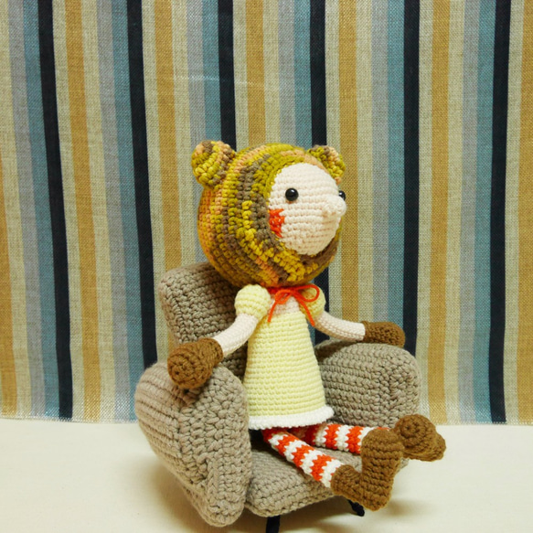 【勾勾熊‧手作雜貨】毛線娃娃-小主人 (不含椅子) 第3張的照片
