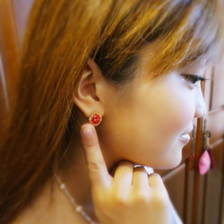 蓮花紅水晶 18Kgf網編 貼耳 針式耳環˙Jill&Joe施華洛世奇元素˙獨家設計款.可改夾式 第1張的照片