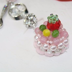 草莓蛋糕 水晶串珠手機 包包吊飾˙Jill&Joe獨家設計 施華洛世奇元素珍珠 sale 第1張的照片