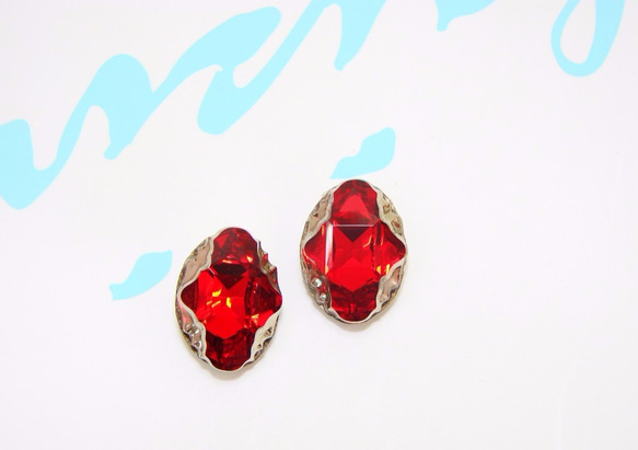 鴻運當頭 紅色新造型施華洛世奇花式石水晶 貼耳耳環˙Jill&Joe獨家黃銅盤線設計款(可改夾式) 第2張的照片