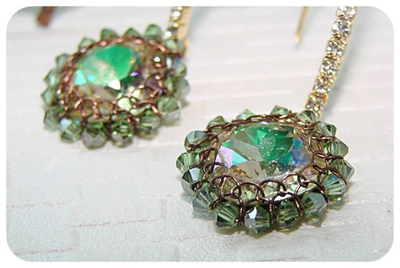 綠色奢華水晶 垂墬耳環˙Jill&Joe 給妳不一樣的個性奢華˙獨家限量網編工藝 第3張的照片