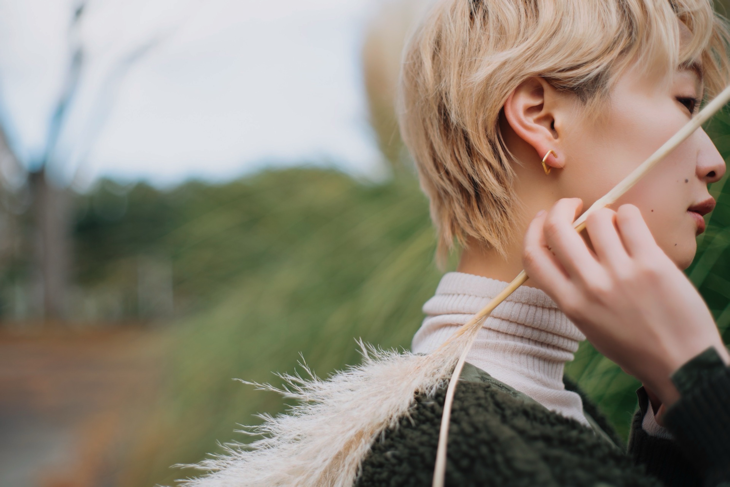 変形ピアス　Pentagonゴールド