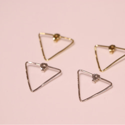 petitピアス×triangleキャッチ　ゴールド 5枚目の画像