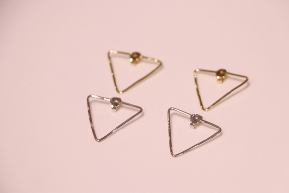 petitピアス×triangleキャッチ　ゴールド 5枚目の画像