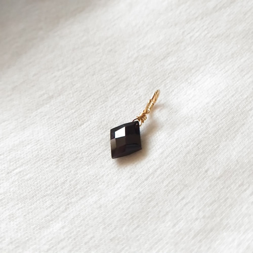 オニキスのネックレスチャーム／ダイヤカット（14KGF） ペンダント  