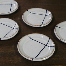 12ｃｍ平皿（白×青ライン） 4枚目の画像