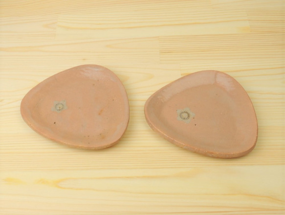 桃色の小皿（２枚セット、現品限り） 1枚目の画像
