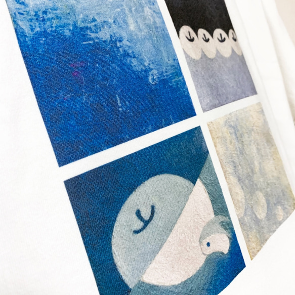 アートTシャツ ブルーアソート りんご・月・海 ブルー×水色 モダンアート 3枚目の画像