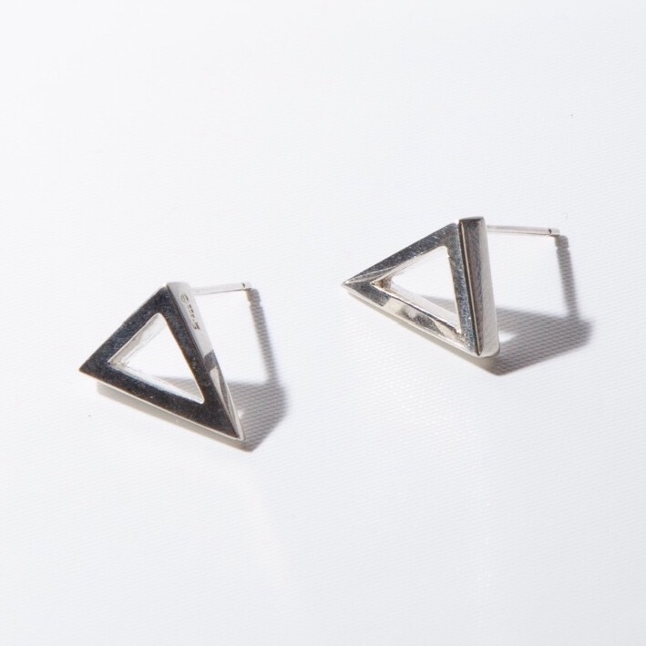 Triangle ピアス (トライアングル)