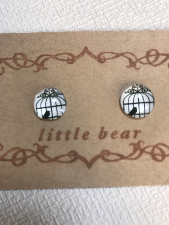 ワンポイントピアス モノトーン 鳥かご little bear 2枚目の画像