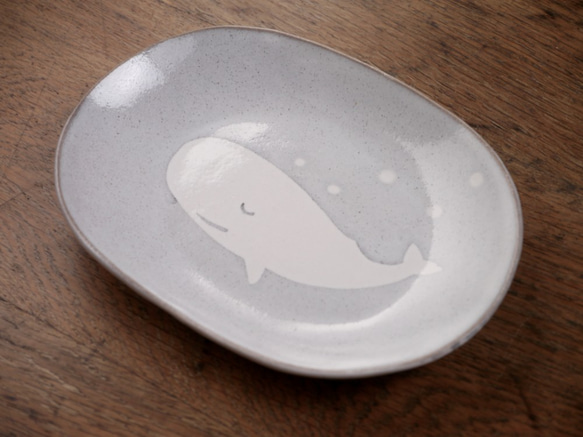 [已停產] 鯨魚橢圓盤（小） 第3張的照片