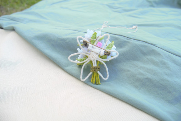 レースかぎ針編み　エーデルワイスとレンゲソウの小さい花のネックレス　925シルバーチェーンアクセサリー　 5枚目の画像