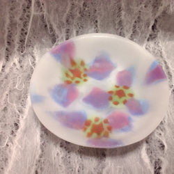 幻のガラス工芸パートドヴェール技法で制作したクレマチスをモチーフに