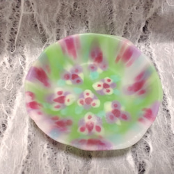 幻のガラス工芸パートドヴェール技法で制作したクレマチスをモチーフに