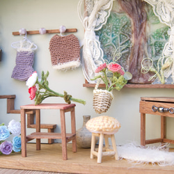 レースかぎ針編み「バラ好きの花束づくり」ミニルーム　ジオラマ　ミニチュア雑貨　小さなお部屋　パートドヴェール　 1枚目の画像