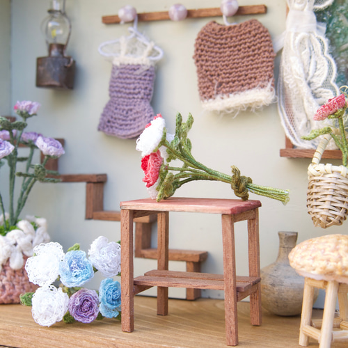 ミニチュア着物　白地　薔薇 ① 小紋白大島紬唐花唐草お洒落ホワイト着物113a d