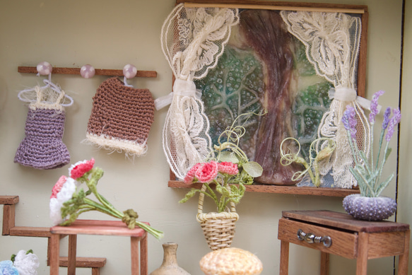 レースかぎ針編み「バラ好きの花束づくり」ミニルーム　ジオラマ　ミニチュア雑貨　小さなお部屋　パートドヴェール　 8枚目の画像