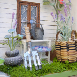 レースかぎ針編み「ガーデニング好きのバラの庭」ミニガーデン　ジオラマ　ミニチュア雑貨　小さなお部屋シリーズ 6枚目の画像