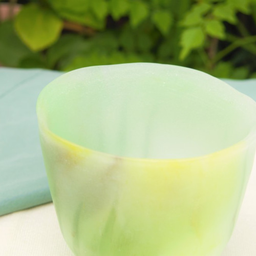 幻のガラス工芸パートドヴェール技法で制作した黄色と緑の波口