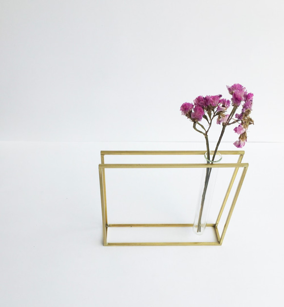 花瓶 / Brass plant holder 2枚目の画像