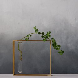 花瓶 / Brass plant holder 1枚目の画像