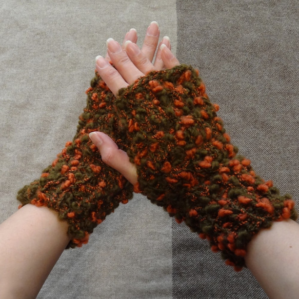 溫暖的棕色橙色半手套 第2張的照片