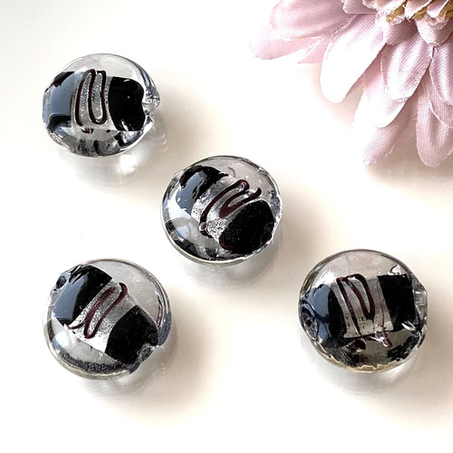 おはじき型 ガラスビーズ 4個 ha95 楕円 トンボ玉 ブラック&銀箔