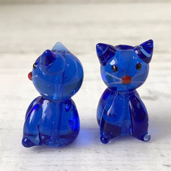 可愛い猫/ガラスビーズ /２個/da276/24ｍｍ/コバルトブルー/ ネコ ねこ/トンボ玉/とんぼ玉/根付 2枚目の画像