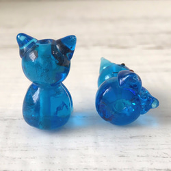 可愛い猫/ガラスビーズ /２個/da279/24ｍｍ/ブルー/ ネコ ねこ/トンボ玉/とんぼ玉/根付 3枚目の画像