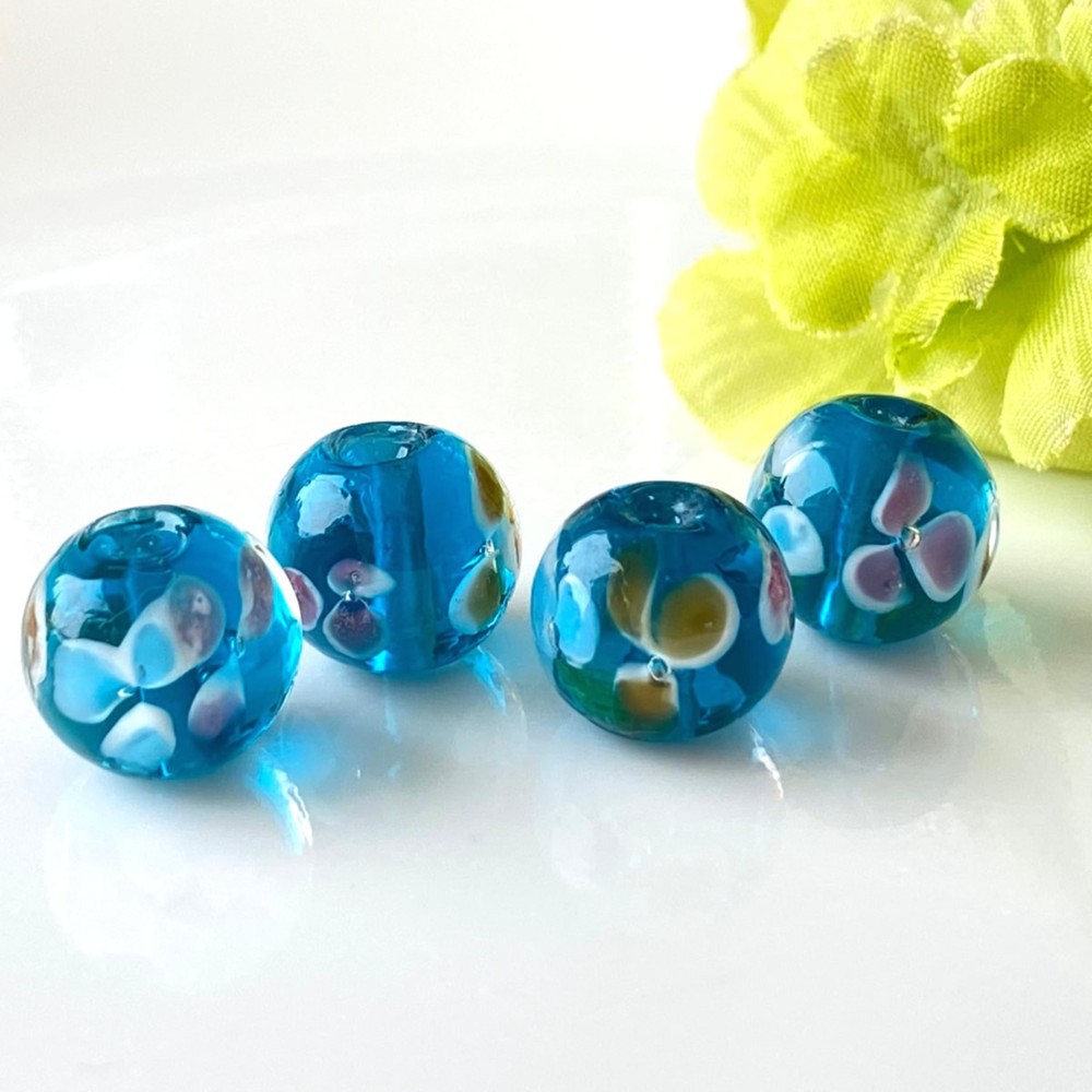 ★X2702★古代とんぼ玉 (A08) モザイク　白青　ガラスビーズ　紡錘形 ☆X2702☆古代とんぼ玉 (A08) モザイク 白青 ガラスビーズ